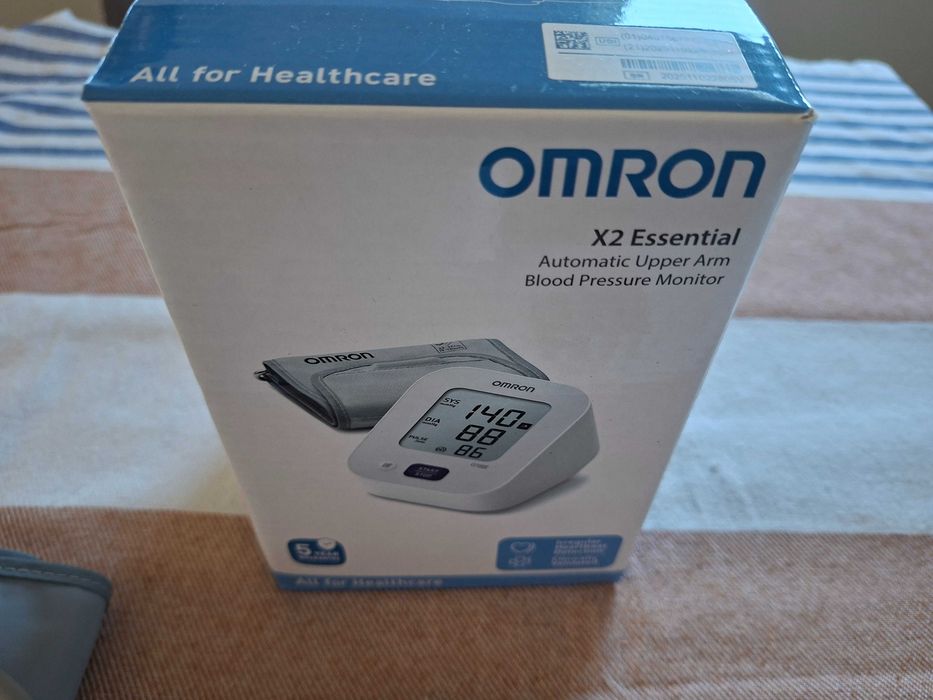 Ciśnieniomierz automatyczny naramienny Omron X2 Essential z technologią