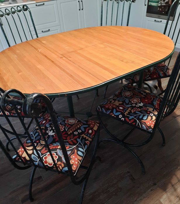 Mesa de madeira + 6 cadeiras