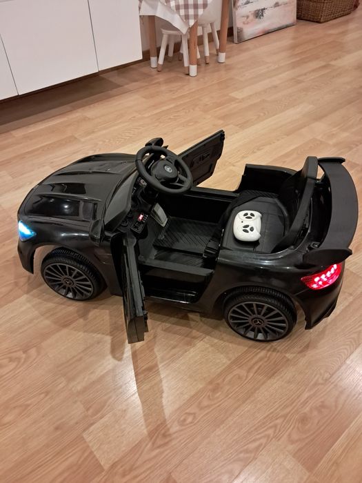 Mercedes-AMG GT Ride-on 12V - Preto - Excelente Estado - Portas Abrir + Luzes LED + rádio música