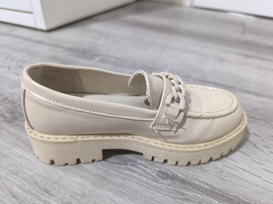 Sapatos bejes 30