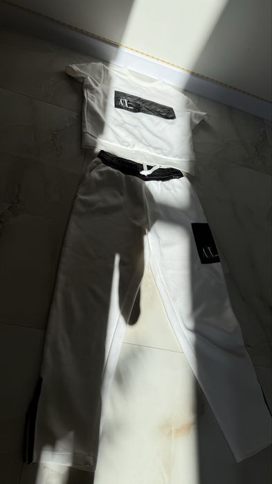 Костюм Armani  оригінал. С/М розмір
