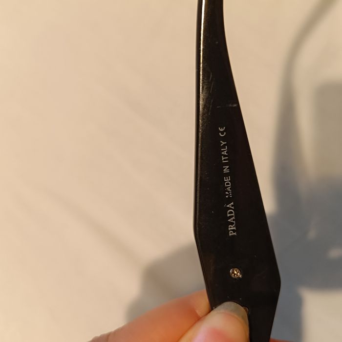 Czarne okulary Prada