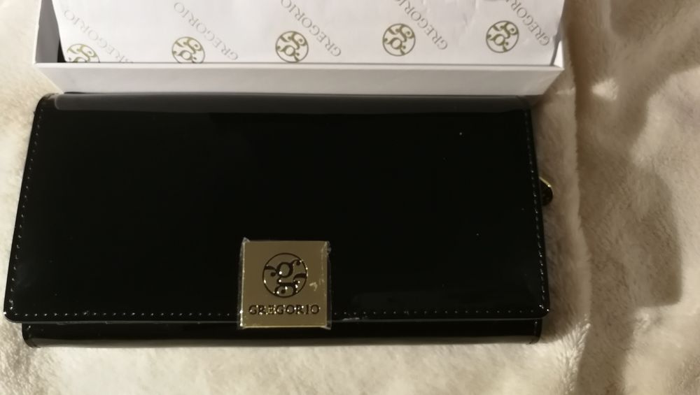 Nowy z metką Skórzany elegancki damski czarny  portfel prezent