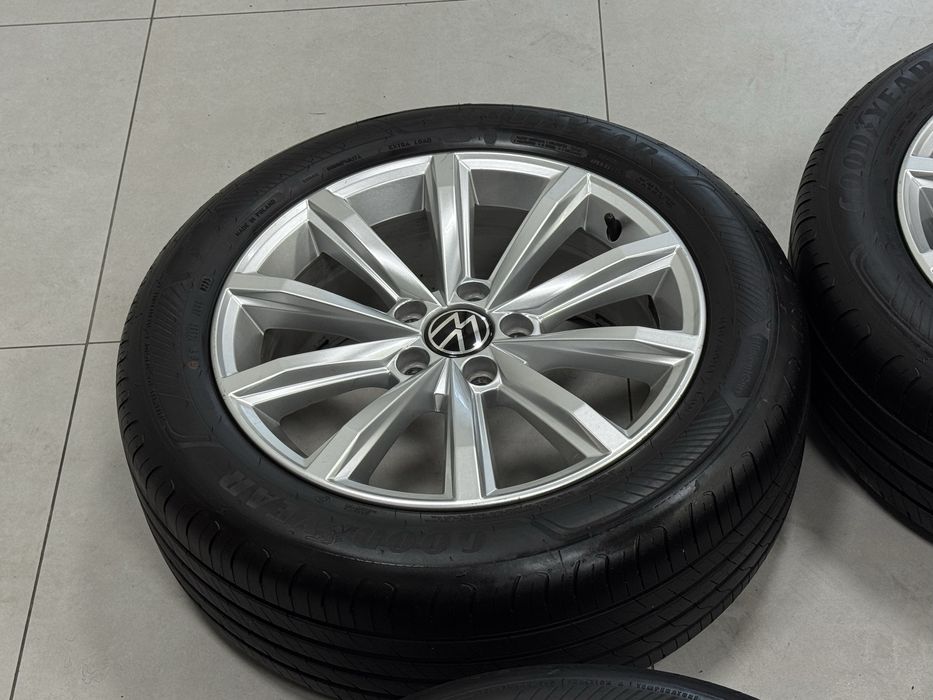 Колеса шини диски в зборі volkswagen 215 55 17