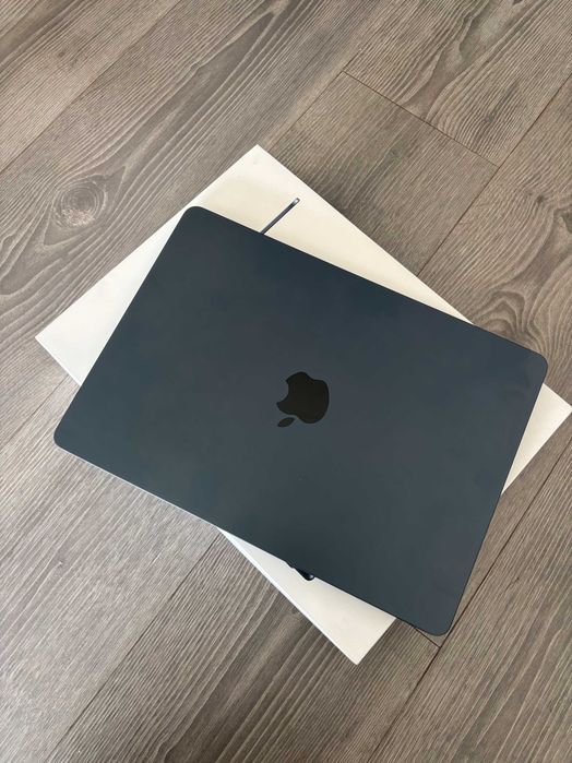 MacBook Air M2 13.6” 8GB 256GB