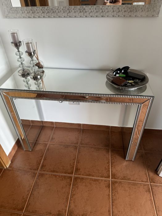Consola Espelhada