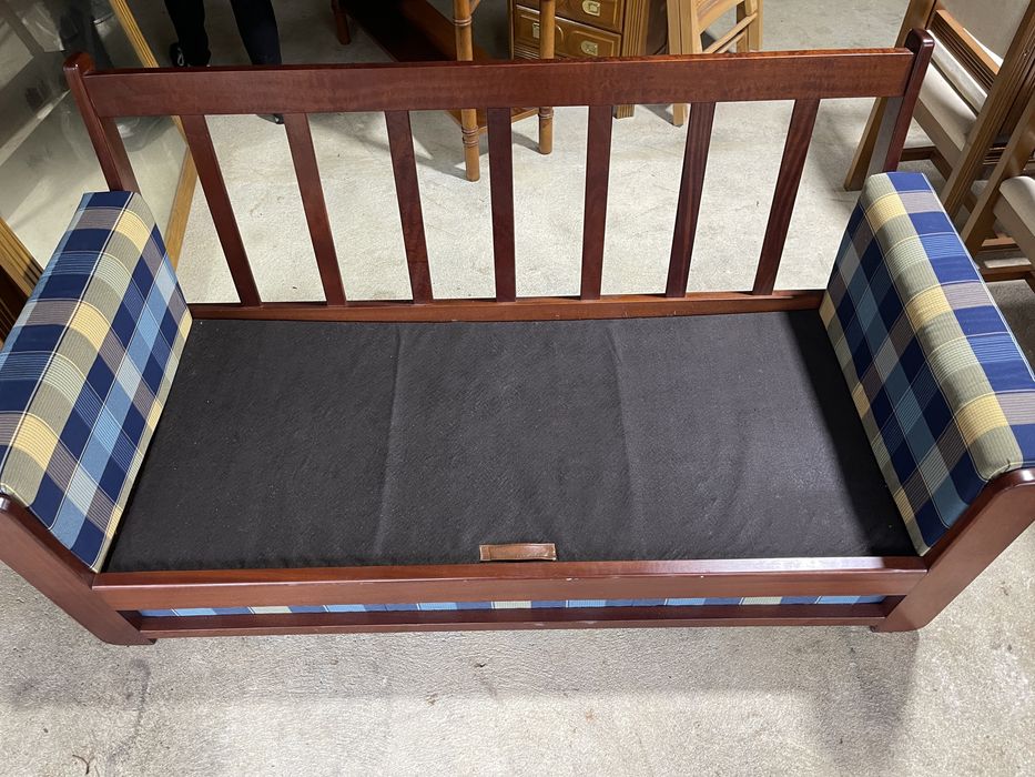 Sofá - cama de madeira
