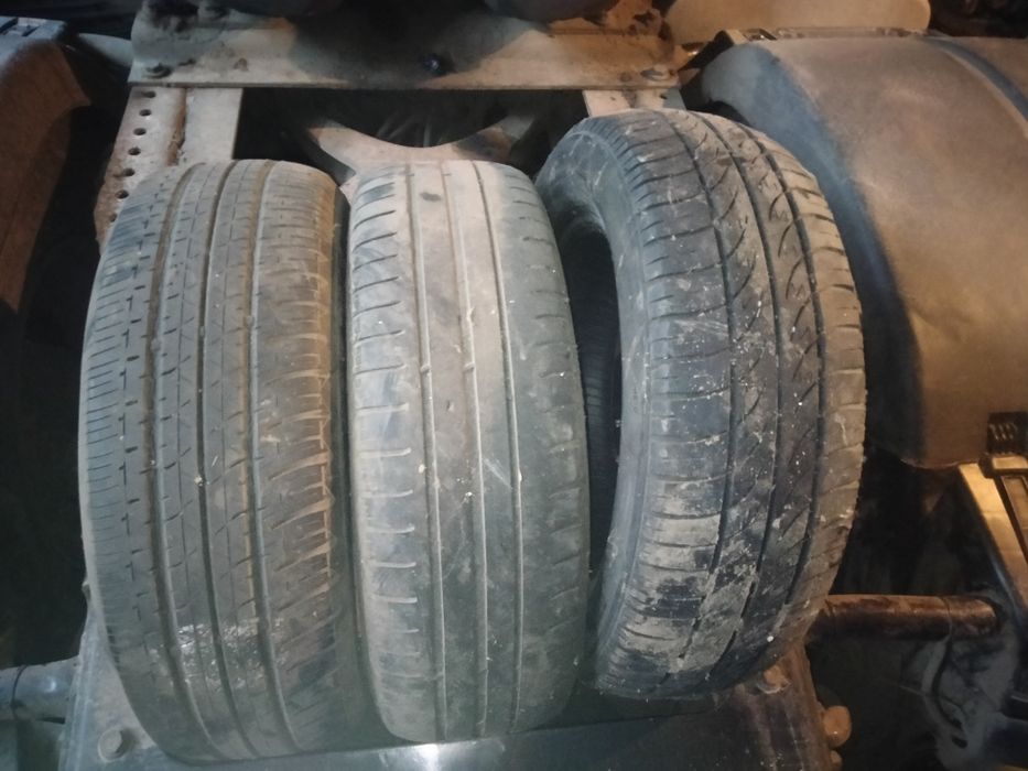 Продам зимову гуму 215/65 r16 та ще