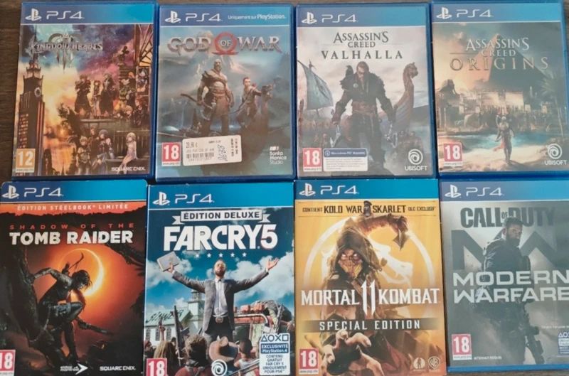 PS4 com Comando e 8 Jogos