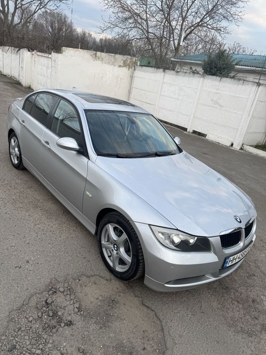 Продам БМВ с автоматической коробкой передач!