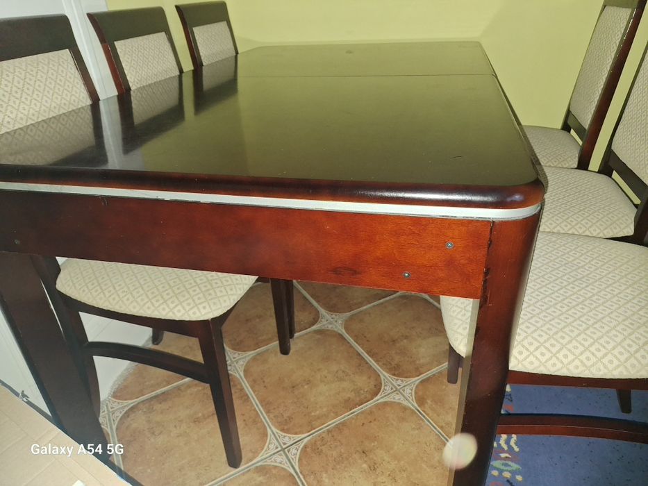 Stół do salonu Mebin plus 6 krzeseł