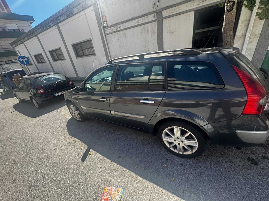 Renault Mégane 1.5 - 2005 – Precisa de Reparos | Espaçosa e Versátil foto 4