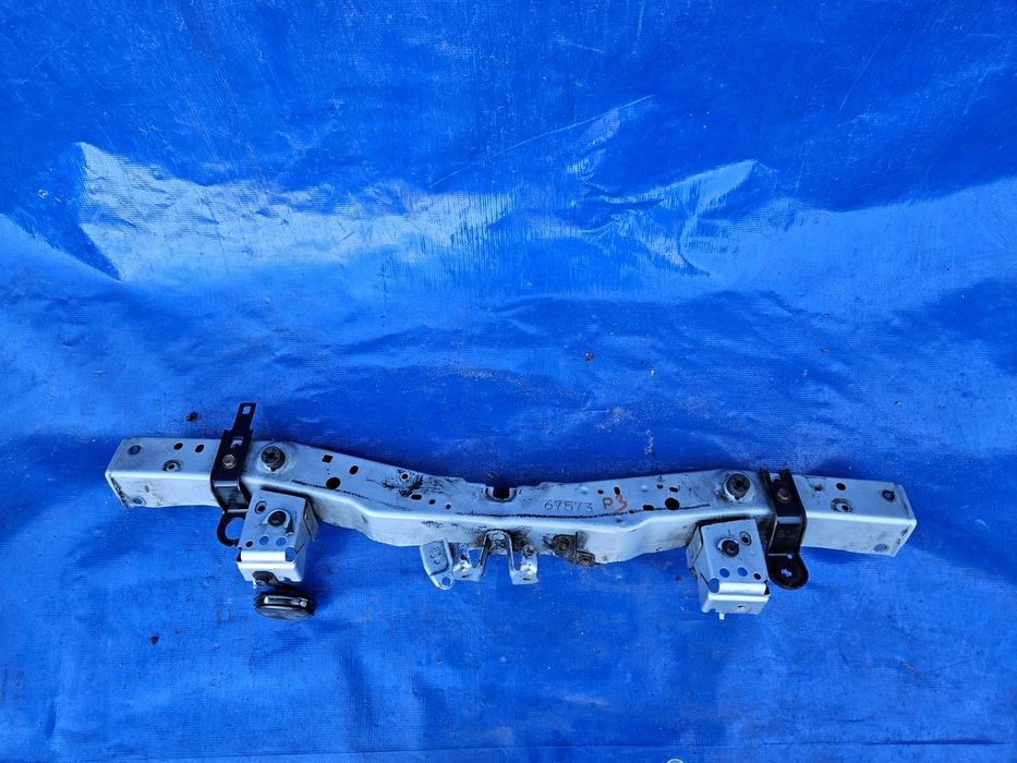 Toyota PRIUS III 09-15 wzmocnienie belka pas przedni