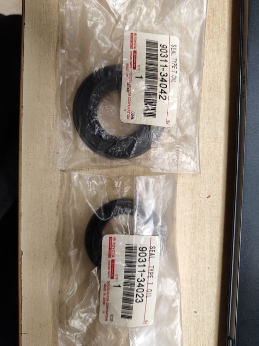 9031134023 Toyota сальник полуоси переднего моста правый/левый