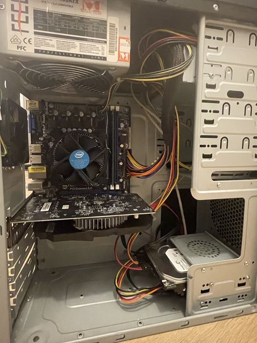 Komputer stacjonarny