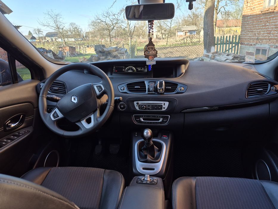 Рено гранд сценік