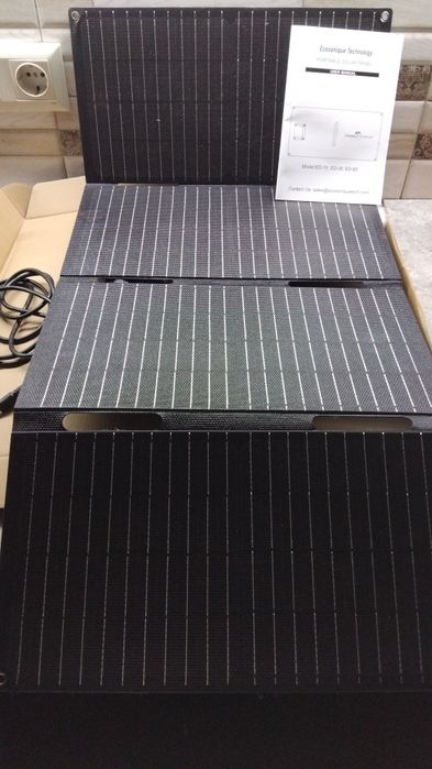 Портативна сонячна панель Ecosonique потужністю 60 Вт
