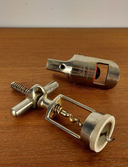 Korek do wina ,szampana monopol