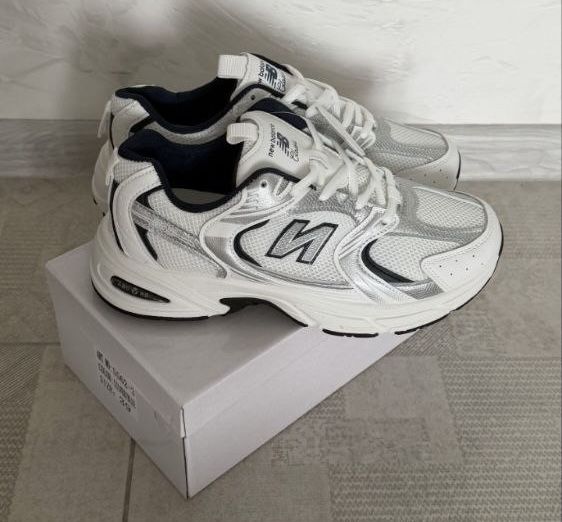 New Balance 530 White/Silver – Klasyczne Sneakersy Retro