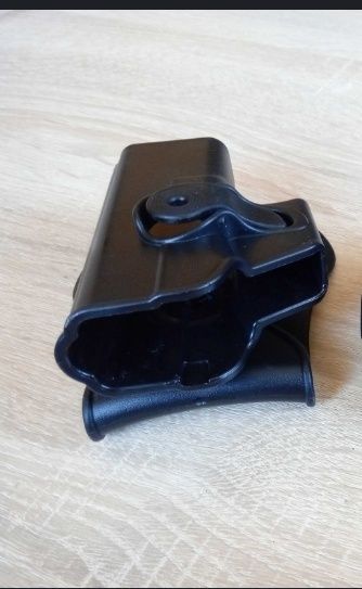 Пластикова кобура