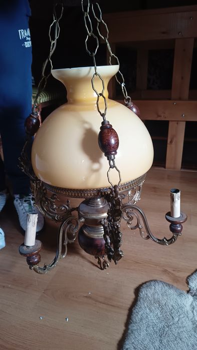 Piękny duży mosiężny żyrandol okazja