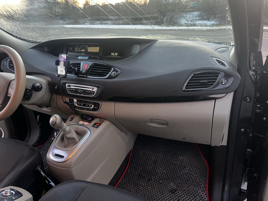 Reno Grand Scennic 3