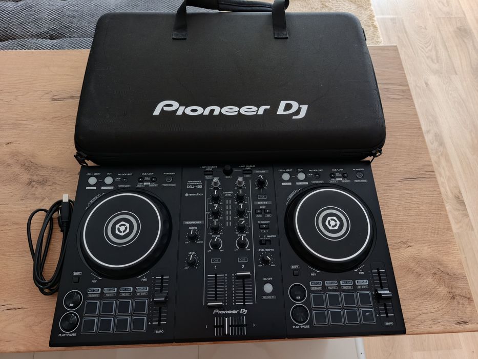 DJ Kontroler Pioneer DDJ-400+case