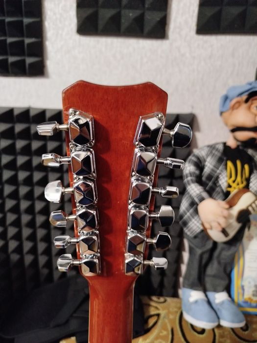 Гітара 12-струнна