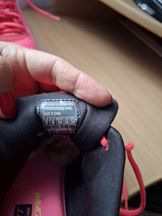 Кроссовки"Skechers" 39 размер