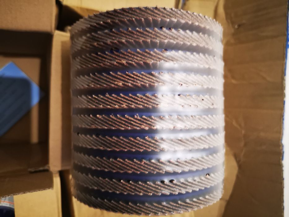 Zestaw 60 Tarcz szlifierskich  listkowych  marki Garant  125 x 22,2 mm