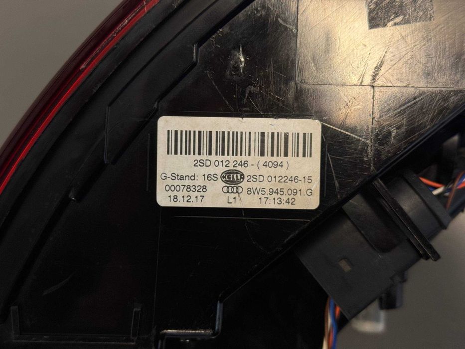 Lampy Tylne AUDI A4 B9 Przed Lift DYNAMIC