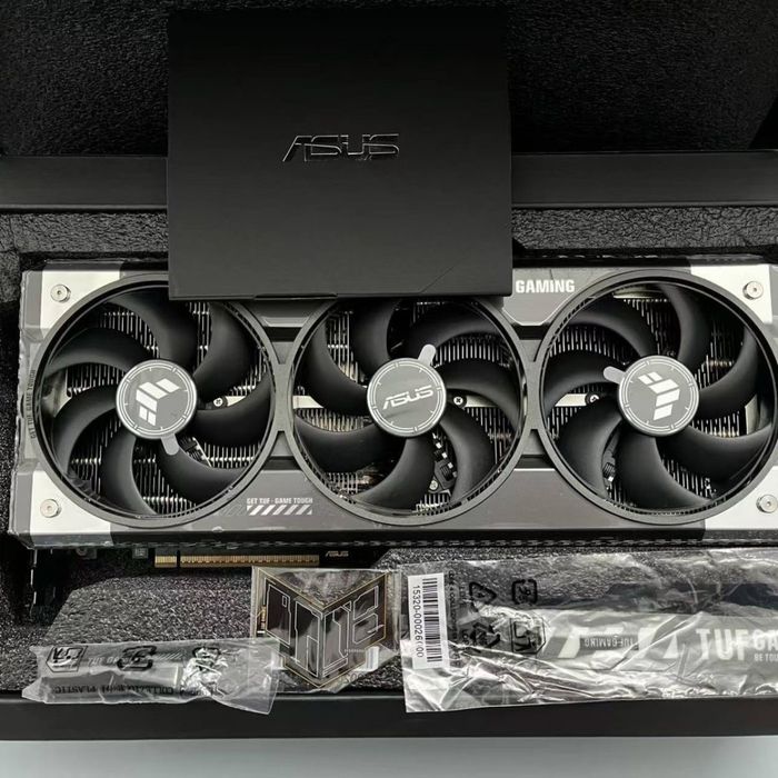 Відеокарта ASUS TUF Gaming GeForce RTX 5090