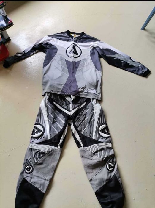 Calças motard ACERVIS +camisola