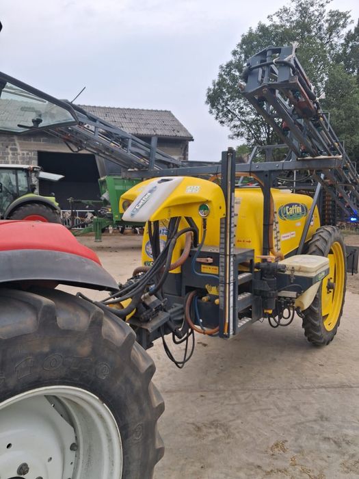 Sprzedam opryskiwacz ciągany marki Caffini 15m 2000L(2200L pod korek)
