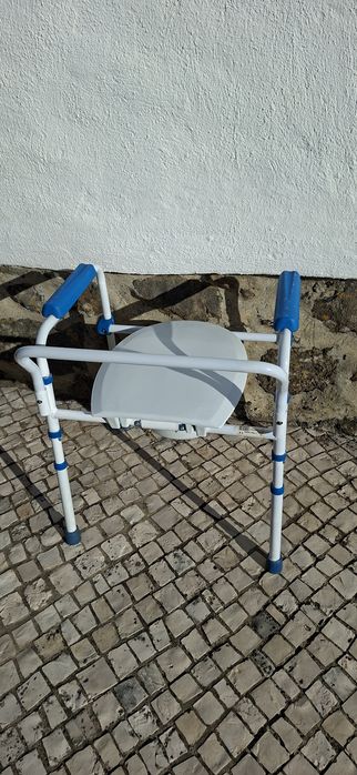 Cadeira sanitária