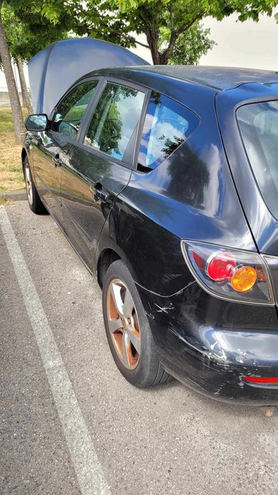 Mazda 3 acidentado