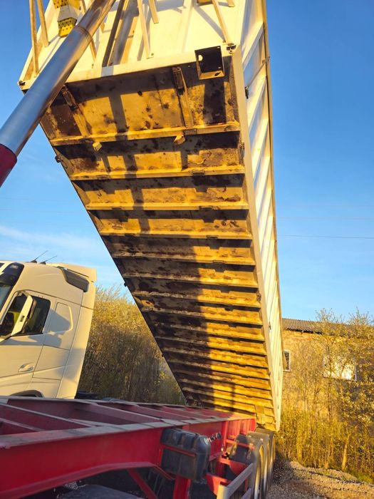 Напівпричіп самоскид