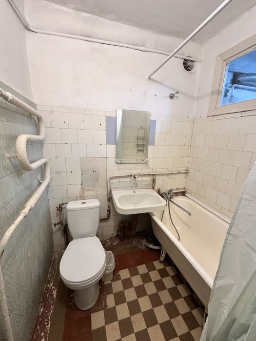 Світла двокімнатна квартира.