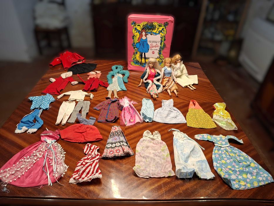 Barbie anos 70/80 - Conjunto de mala armário + Barbie c/adereços - outros brinquedos antigos