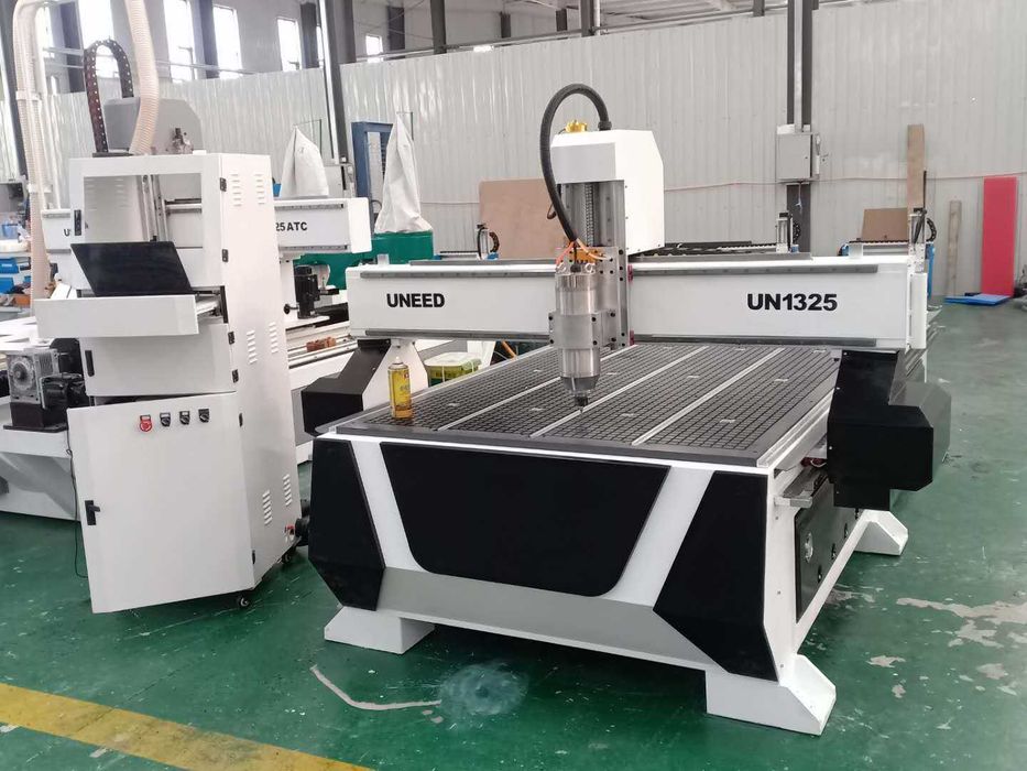 Frezarka CNC UN1325 1300×2500mm | stół próżniowy, certyfikat CE