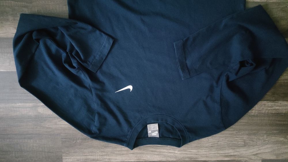 klasyczna,prosta bluza-bluzka NIKE
