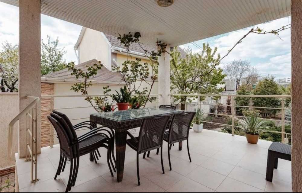 Аренда  дома  ул. Долгая гараж подва рядом с морем