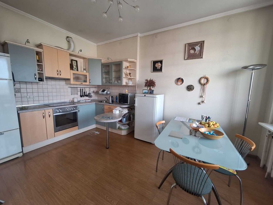 Продам 3-кімнатну квартиру по вул. Срібнокільскій 14-А, Позняки.