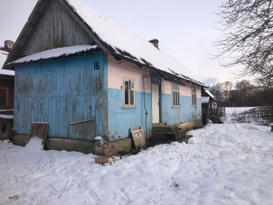 Продам будинок смт. Рожнятів та земельну ділянку 10 сот.