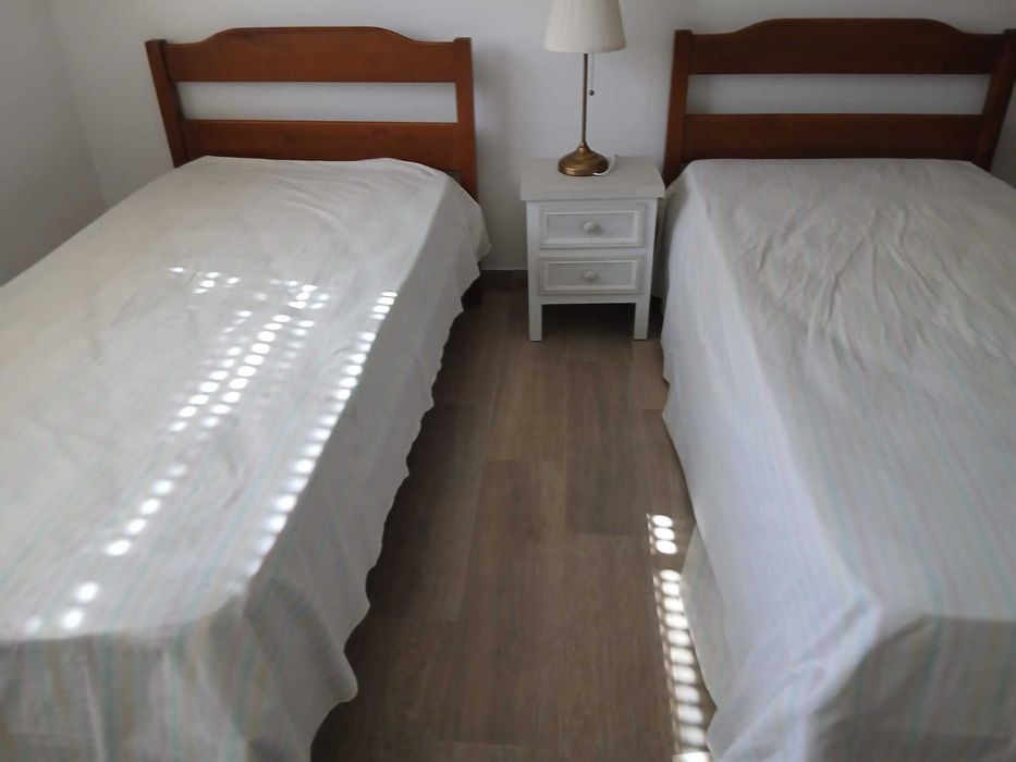 Aluga-se um quarto nas caldas da rainha