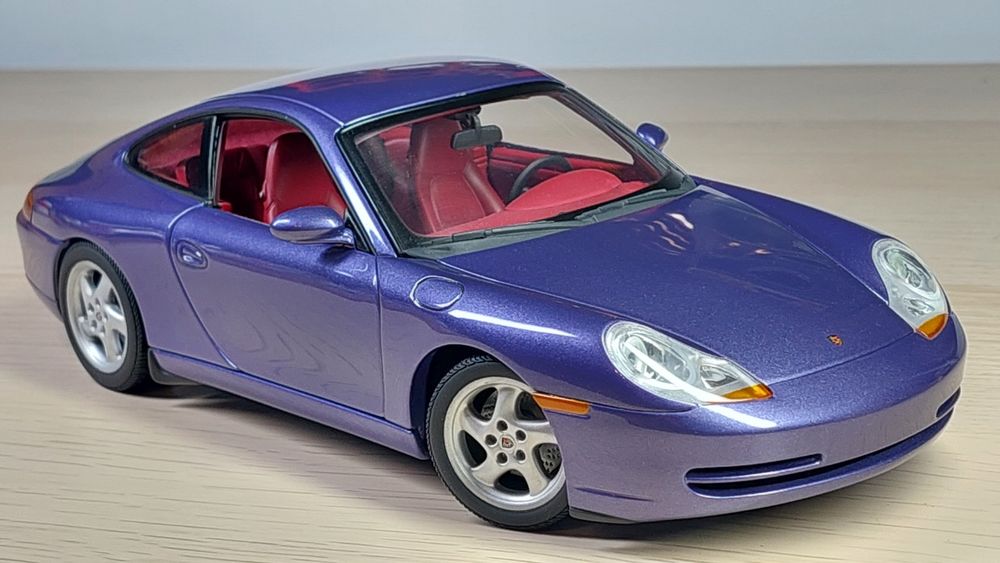 Модель Porsche 911 Carrera Gate 1:18