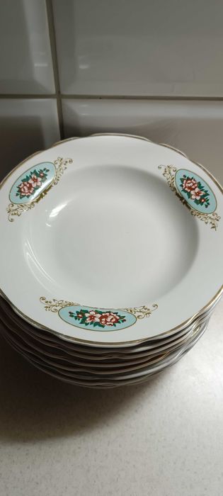 Продам суповые тарелки