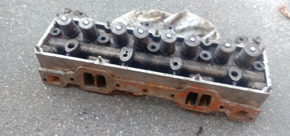 Продам дві " голови" на мотор ЗІЛ 130