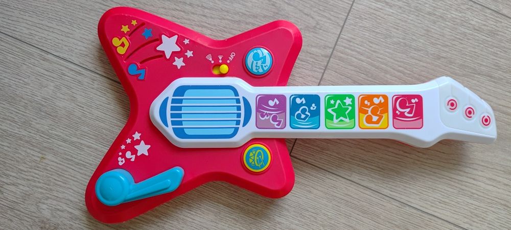 Zestaw muzyczny (gitara, bęben, cymbałki, gwizdek, flet ) od 1,5 lat