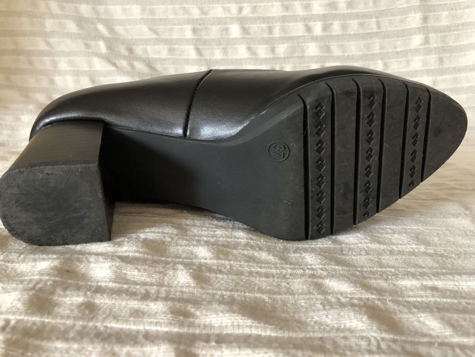 Sapato preto n*37 como novo